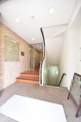 【エントランス】 | 法友会館