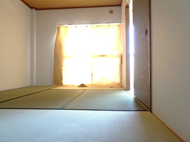 リバティはやの　Aの和室