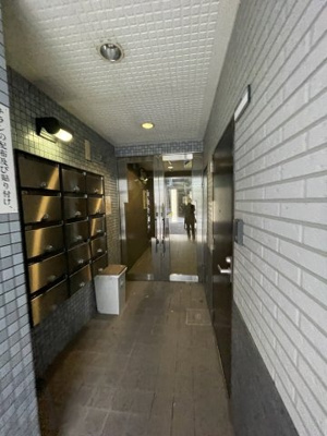 【エントランス】 | シャネル新大阪 | オートロック付きのエントランスです