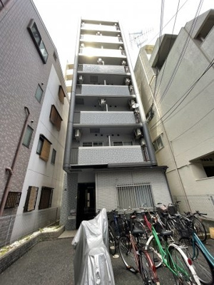 【外観】 | シャネル新大阪 | 落ち着いた雰囲気の外観です