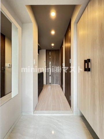 ファーストフィオーレ難波クレシアの玄関