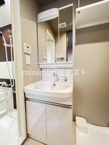 ファーストフィオーレ難波クレシアの洗面所