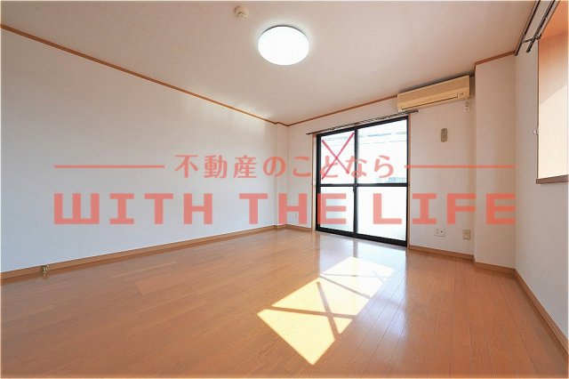 サンフィールドⅡ【キャッシュバック対象物件】の居間・リビング|ゆったり過ごせるリビングです