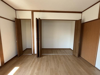 【洋室】 | 北区平野 | 【2階・洋室】収納スペースも広々♪