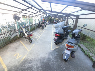 【その他共用部分】 | 向ヶ丘コーポビアネーズ | 駐輪場・バイク置場です。