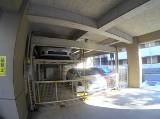 【駐車場】