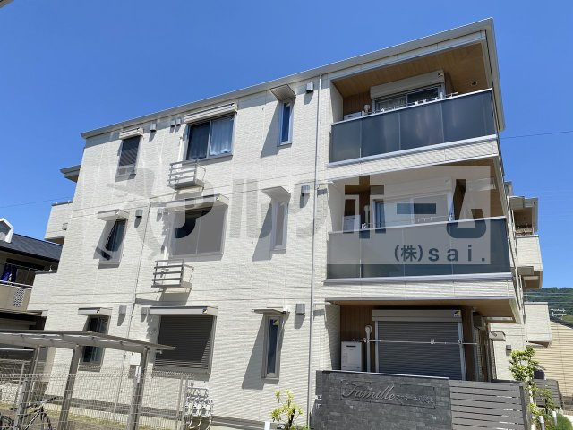 Famille八尾東の外観