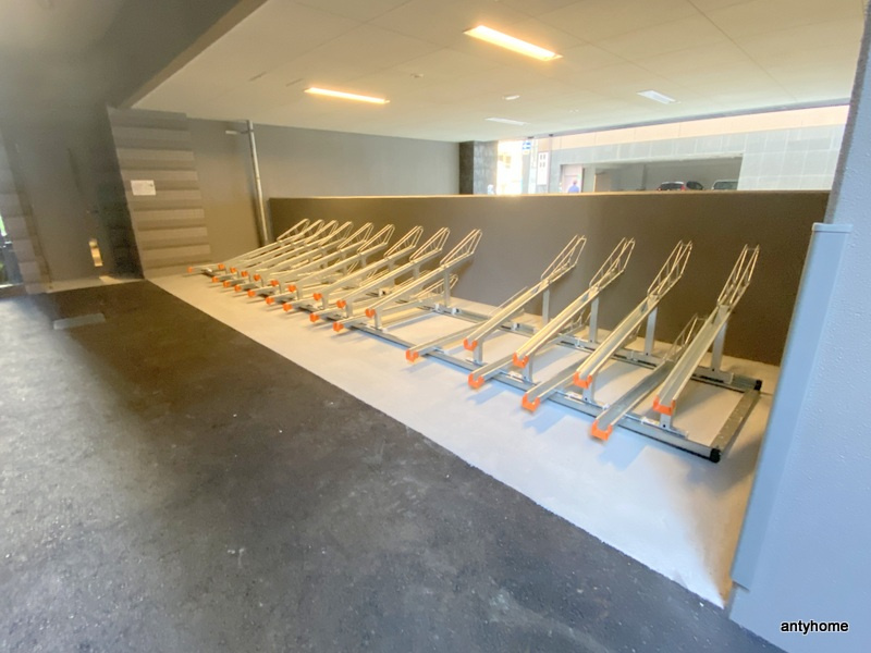 ファーストフィオーレNAMBAクレシア　仲介手数料無料の駐車場