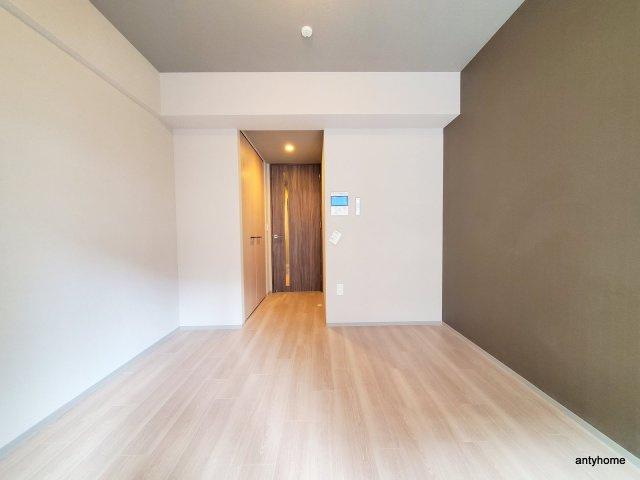 ファーストフィオーレNAMBAクレシア　仲介手数料無料の居間・リビング