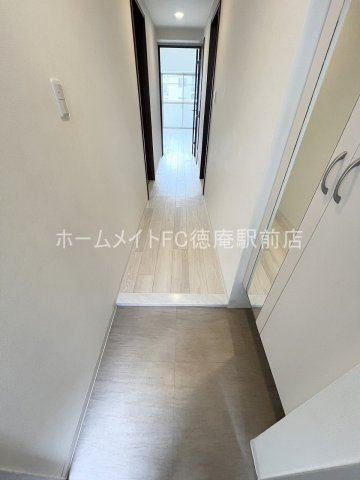 Blom Court（ブロムコート）の玄関