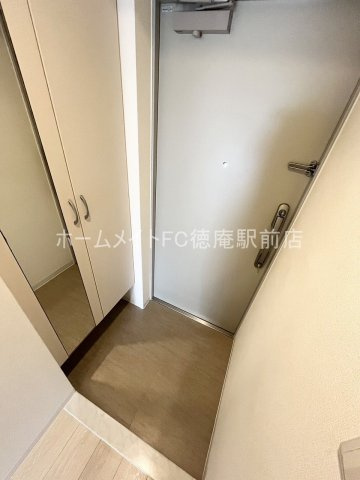 Blom Court（ブロムコート）の玄関