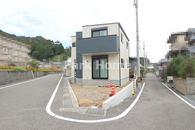 いの町枝川　戸建ての前面道路含む現地写真