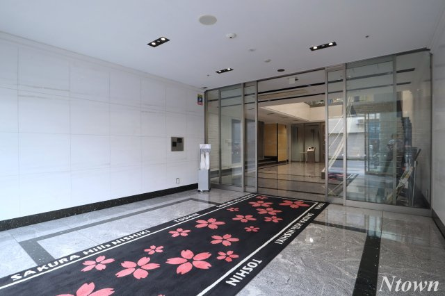 【ロビー】 | さくらHills NISHIKI Platinum Residence | ゆとりのあるロビーです