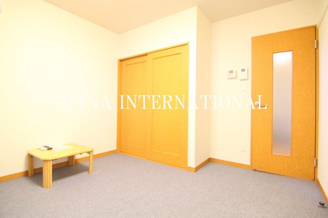 レオパレスアザレアの居間・リビング