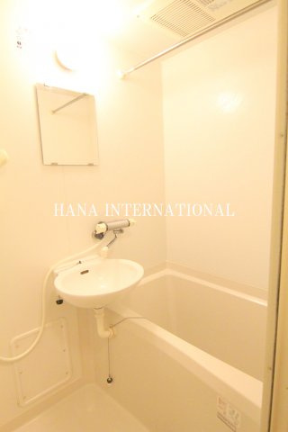 レオパレスアザレアの浴室