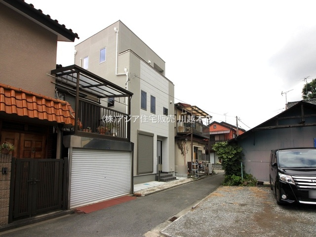 川越市郭町R2-A　新築戸建の前面道路含む現地写真|接道：東側4.0ｍ公道