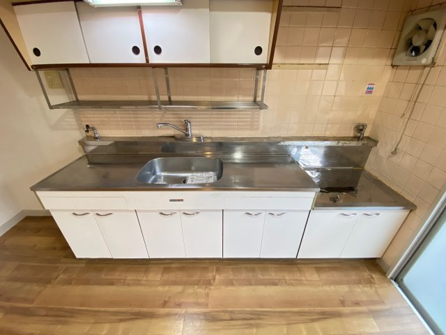 ヴィラナリー千代田9号棟のキッチン