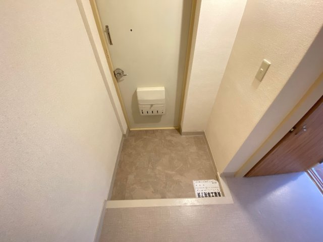 ヴィラナリー千代田9号棟の玄関