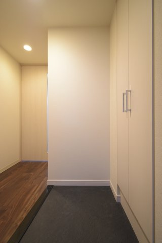 ララプレイス難波ガルテンの玄関