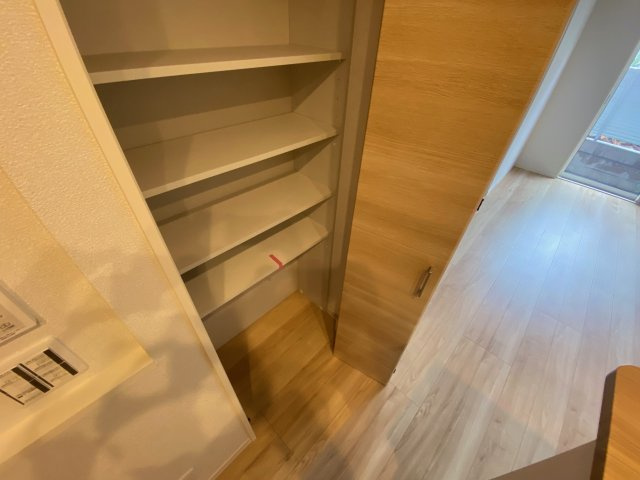 シャーメゾン東茱萸木の収納