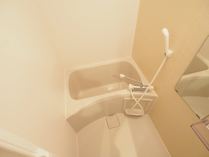 清潔感のある浴室です☆