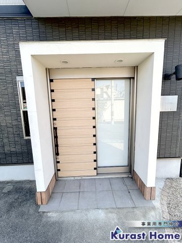 【エントランス】 | 高岡店舗