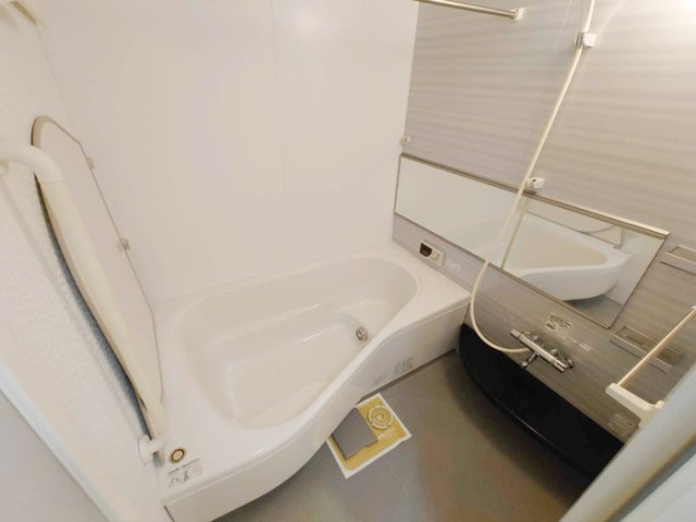 ファミリーメイト矢田 B棟の浴室