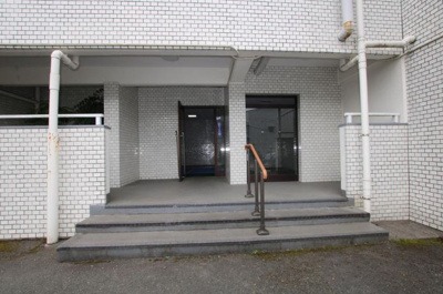 【エントランス】 | ガーデンハイツ鎌倉玉縄 | サブエントランス