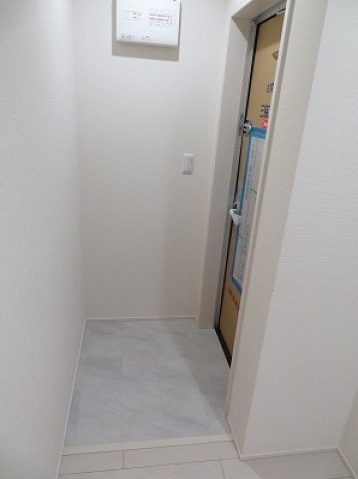 フジパレス放出Ⅵ番館の玄関