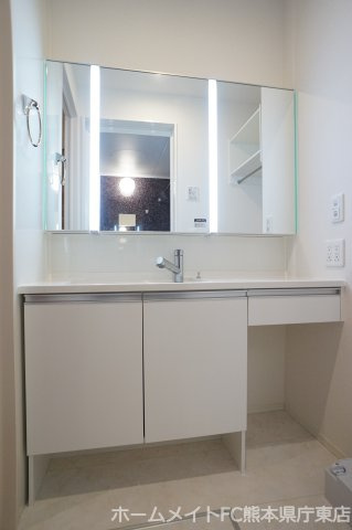 熊本市東区若葉６丁目のアパートの独立洗面台