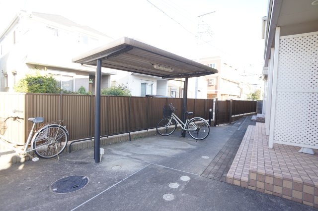 ルミエールのその他共用部分|共用部には駐輪場あり♪