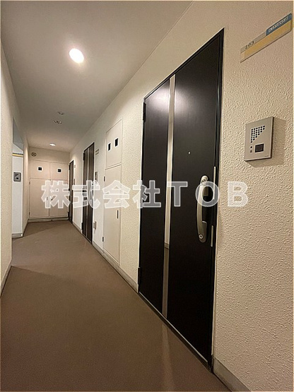 【その他】 | VIDA高井戸 | 玄関ドア※クリーニング中の写真※