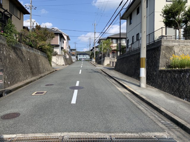 揖保郡太子町黒岡／売土地の前面道路含む現地写真|【現況写真】