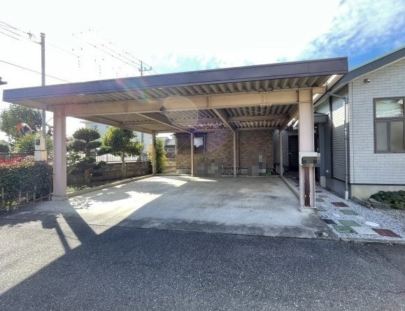 藤岡市小林　中古の駐車場|車をお持ちの方に嬉しい駐車場付きの物件です