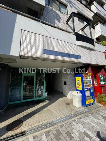 リアライズ中之島のエントランス|建物の内部です