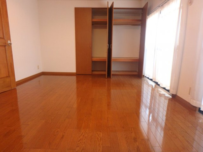  | サンライフ中津口 | 広々10.8帖の洋室　収納もタップリ