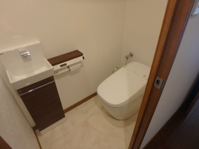 【トイレ】 | サンライフ中津口 | 洗浄便座（サービス設置）　手洗い洗面付き