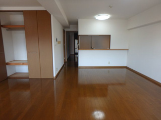 【居間・リビング】 | サンライフ中津口 | 22帖の広々リビング