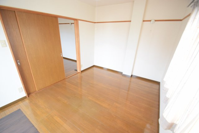 【寝室】 | 使い勝手のいい寝室です