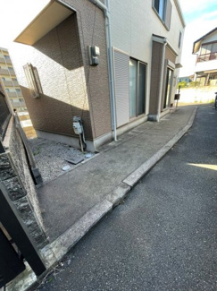【前面道路含む現地写真】