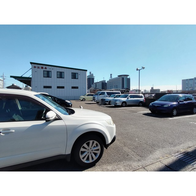 岐阜市薮田南４丁目の駐車場