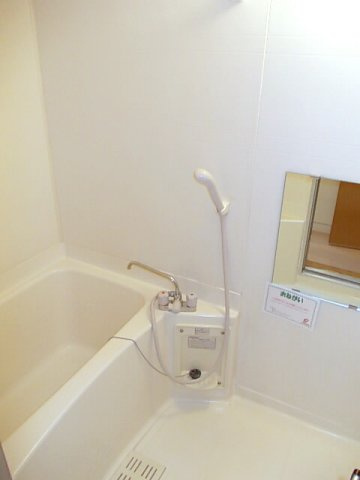 グリーンヒル山下Ａの浴室|コンパクトで使いやすいお風呂です