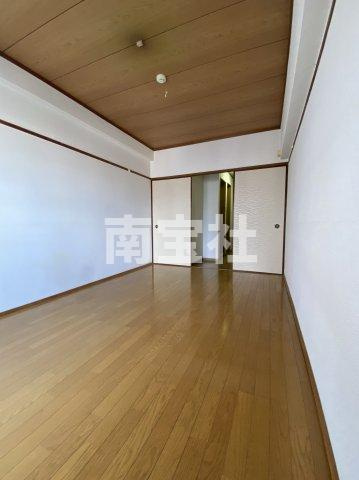 【内装】 | フローリングのお部屋は明るい印象です