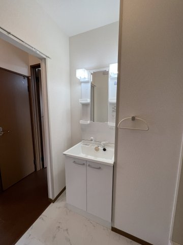 ジュネス相生Bの独立洗面台|ｼｬﾝﾌﾟｰﾄﾞﾚｯｻｰ