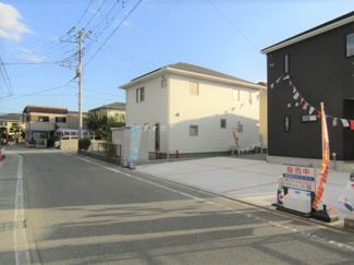 【前面道路含む現地写真】 | 前面道路含む現地写真です