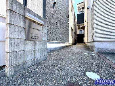 【エントランス】 | ハーモニーテラス志賀町Ⅳ | ゆとりのあるエントランスです