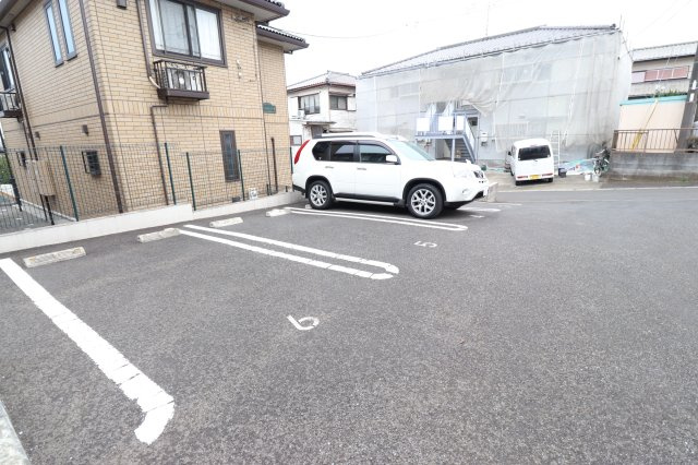 グリーンリーフＡの駐車場