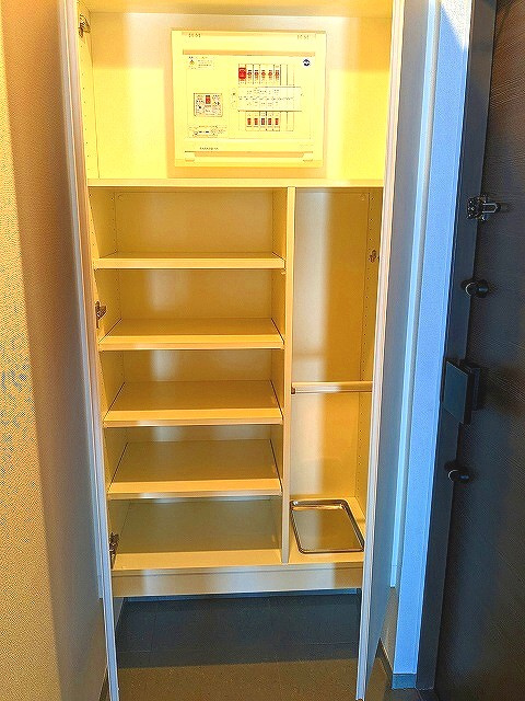 La Sante上野の玄関