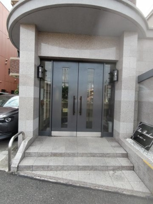 【エントランス】 | サン・ボナール | エントランスです。