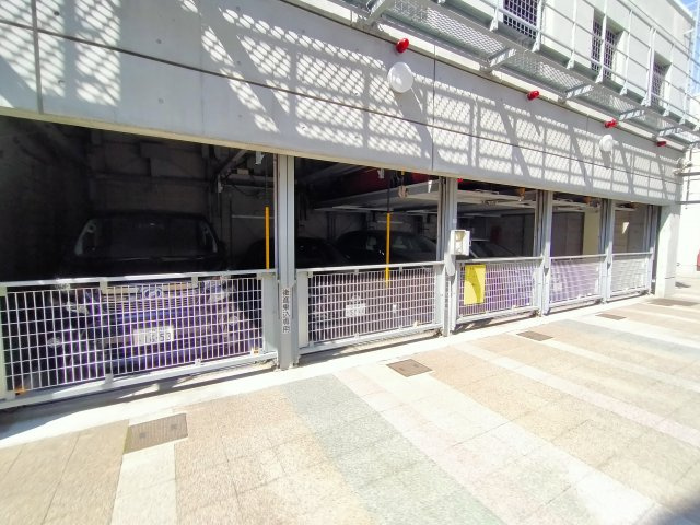 大阪イーストガーデンズタワーの駐車場